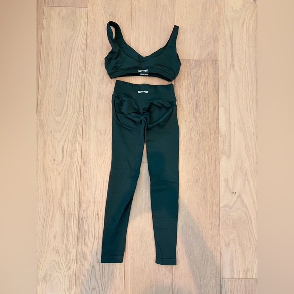 DFYNE Athletic Set- Bottoms are XS, Bra is Small - Picture 2 of 2